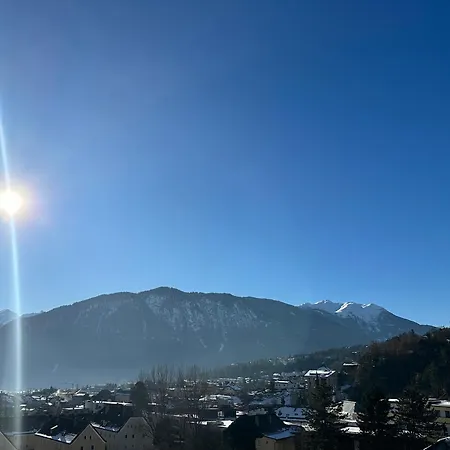 Geraeumiges Modernes 1-6 Personen Imst