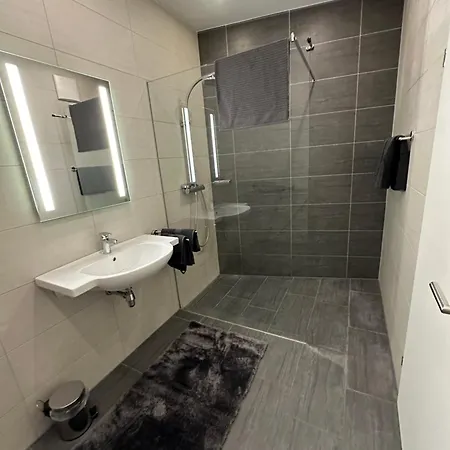 Apartment Geraeumiges Modernes 1-6 Personen Imst