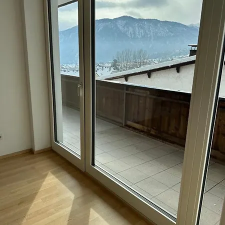 Geraeumiges Modernes 1-6 Personen * Imst